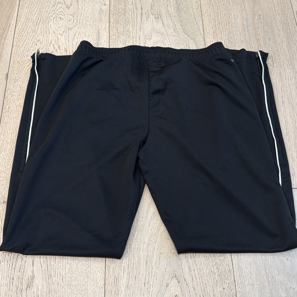 Adidas Women’s Track Pants in Size Medium - Picture 5 of 10
